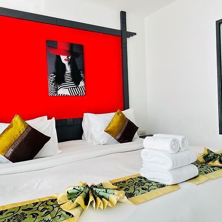 Hotel Baya Phuket Patong Esterno foto