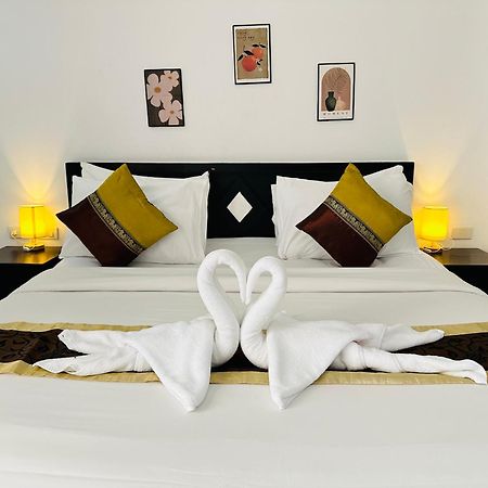 Hotel Baya Phuket Patong Esterno foto