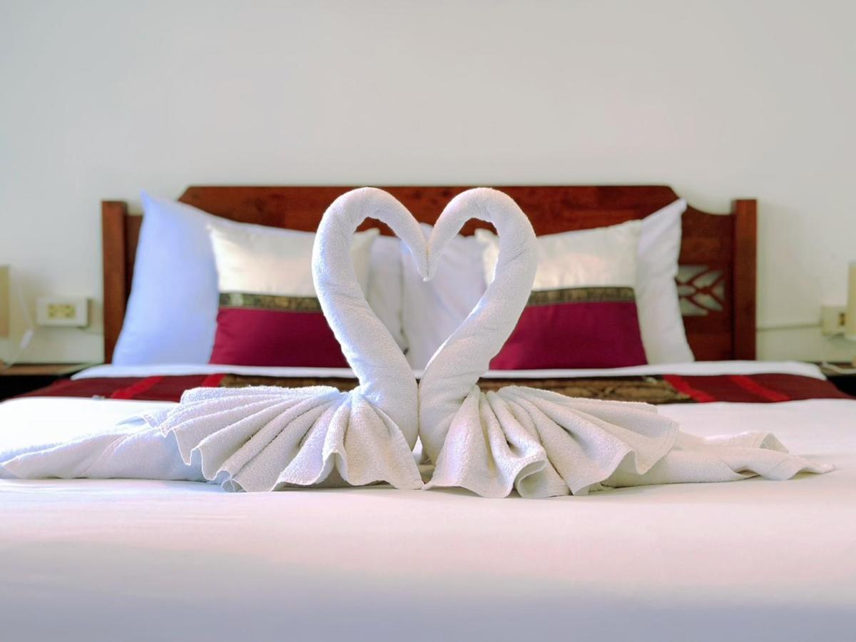 Hotel Baya Phuket Patong Esterno foto