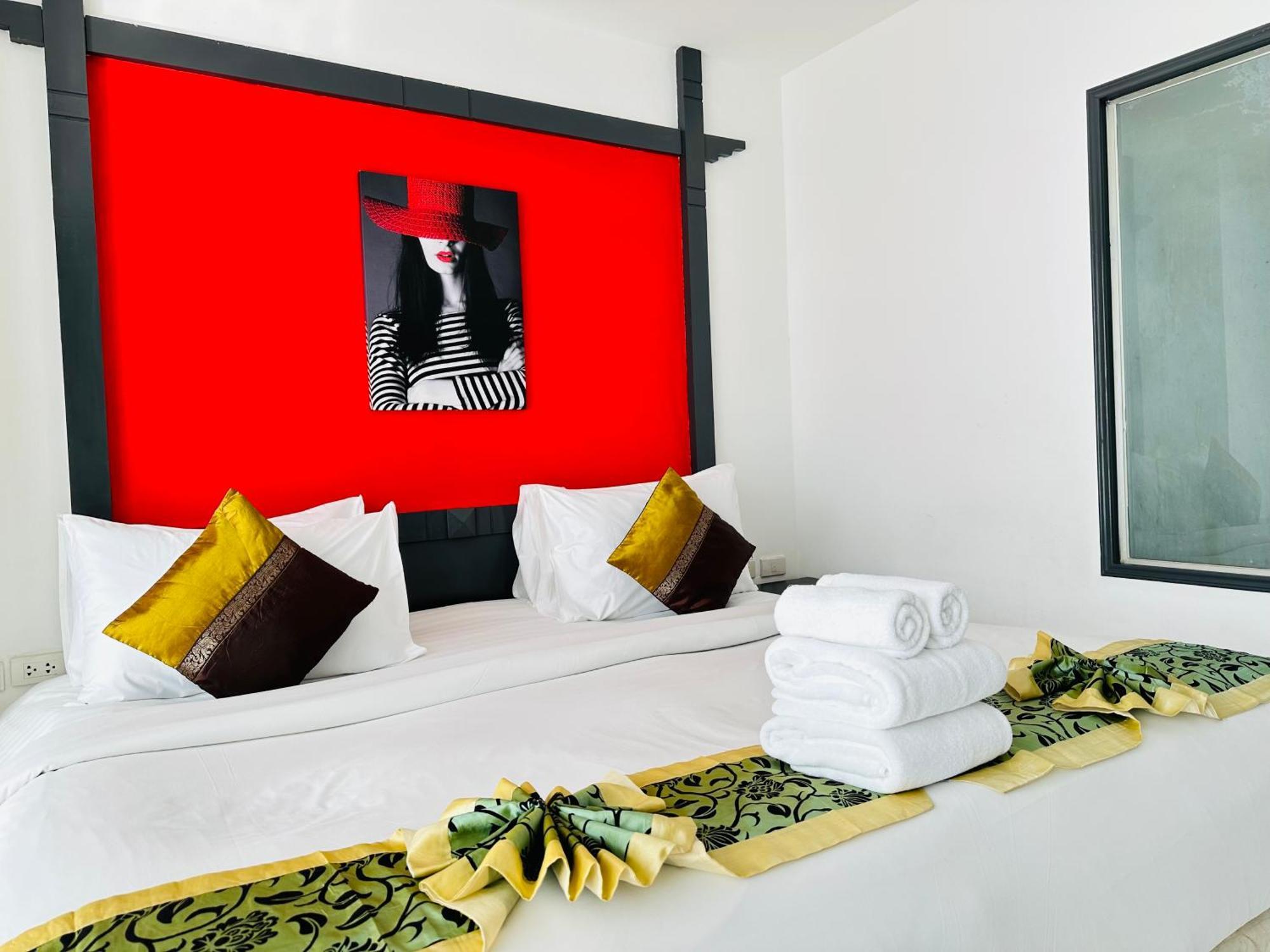 Hotel Baya Phuket Patong Esterno foto