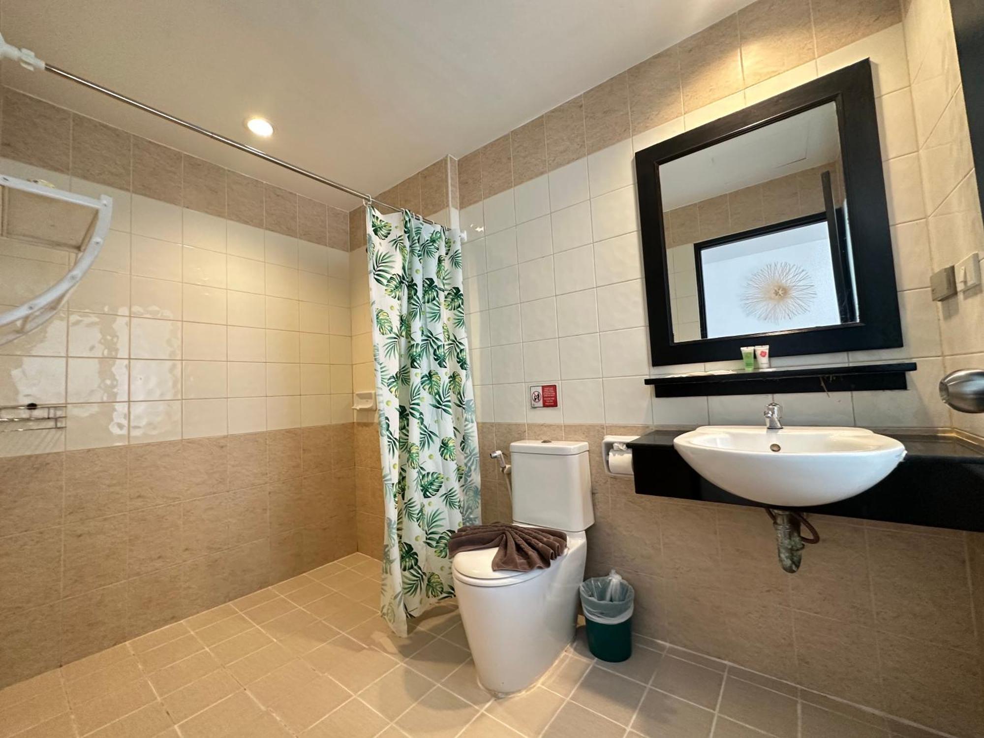 Hotel Baya Phuket Patong Esterno foto