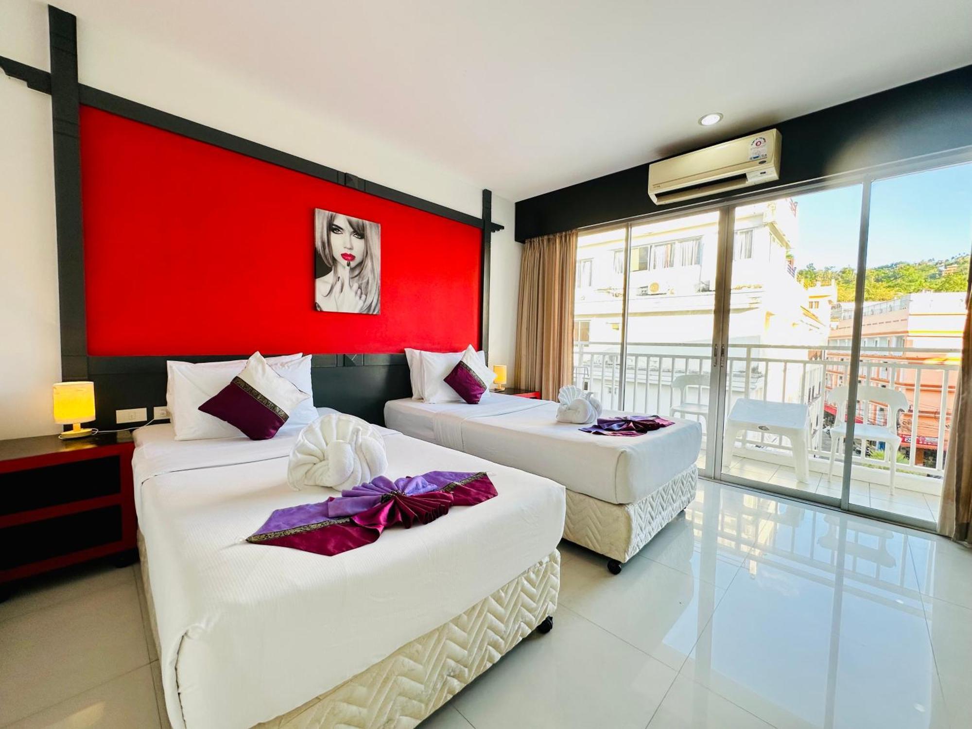 Hotel Baya Phuket Patong Esterno foto